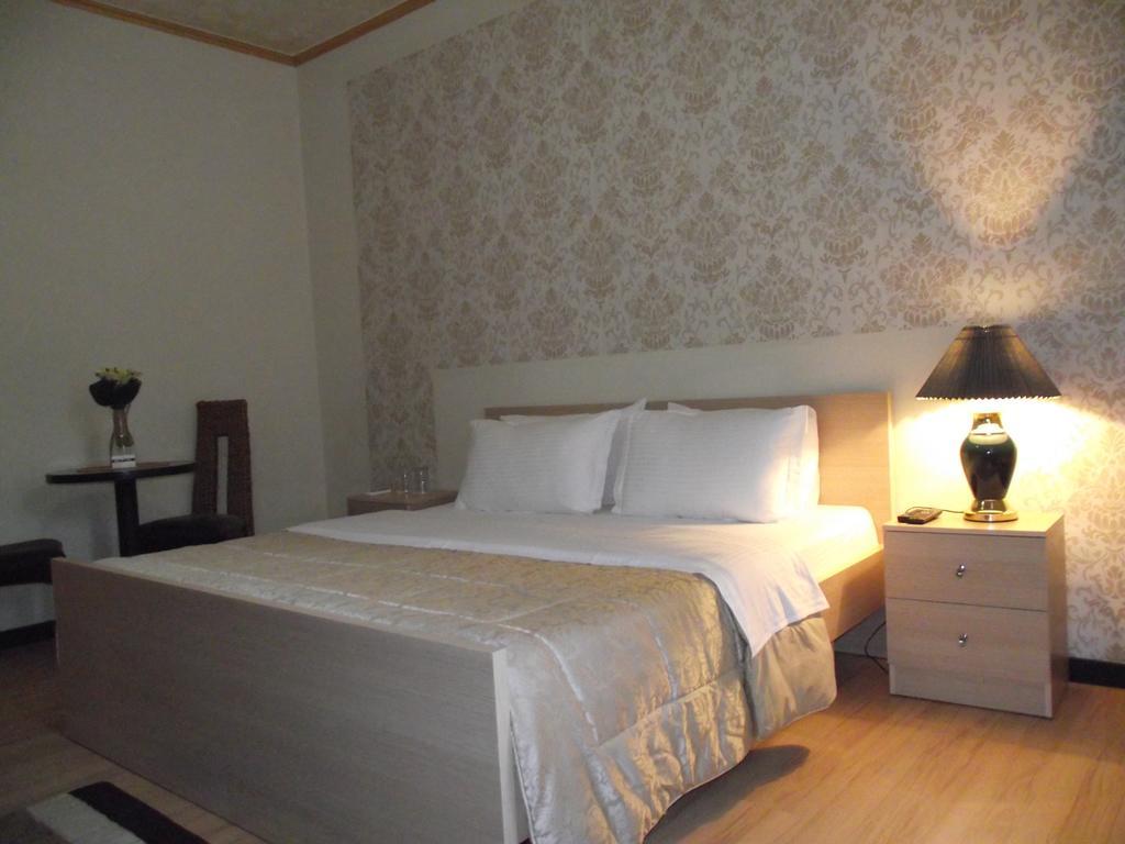 Hotel Eagle Tirana Eksteriør billede