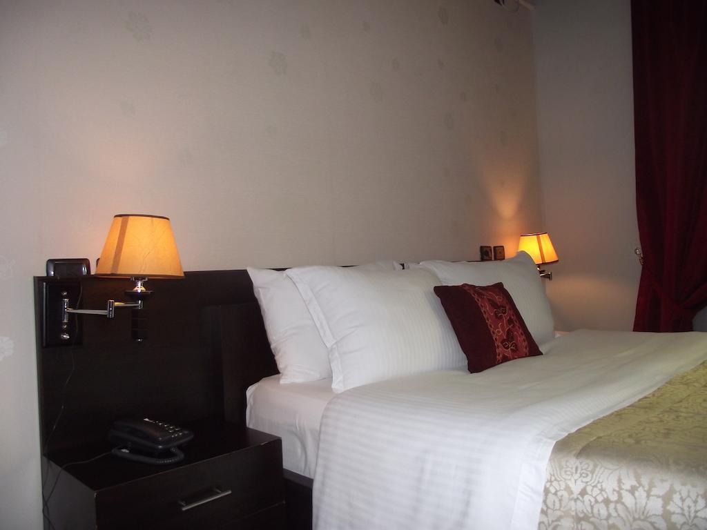 Hotel Eagle Tirana Eksteriør billede