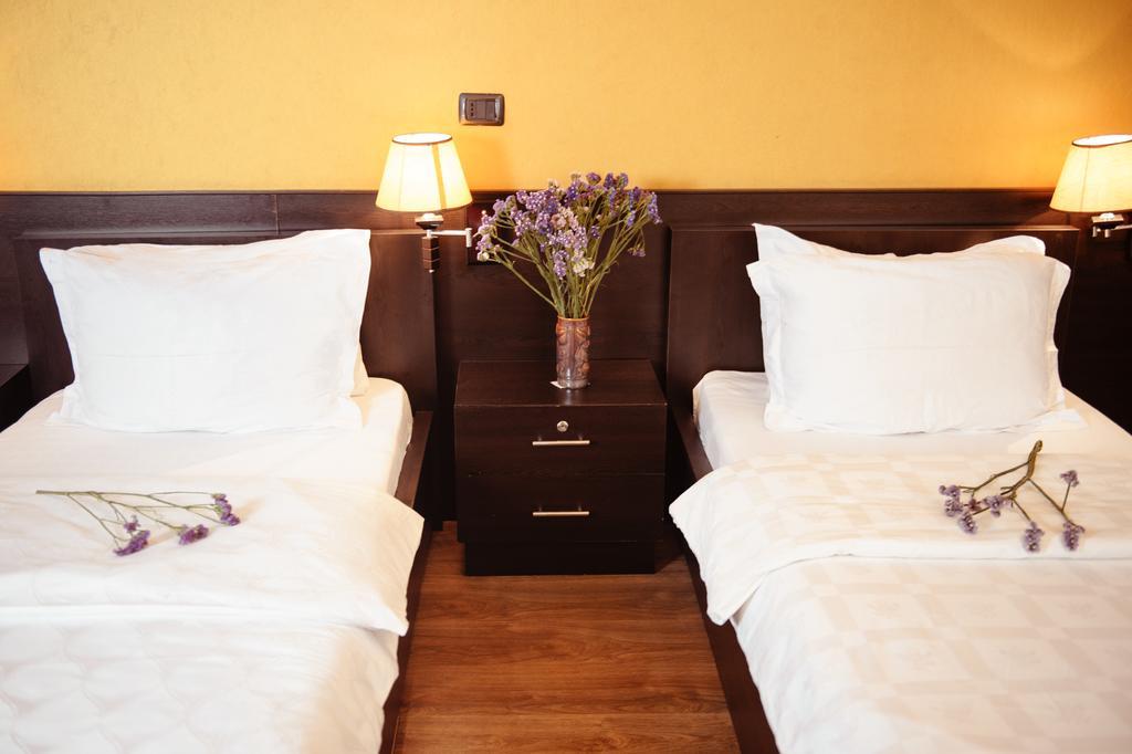 Hotel Eagle Tirana Eksteriør billede