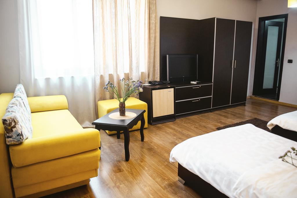 Hotel Eagle Tirana Værelse billede