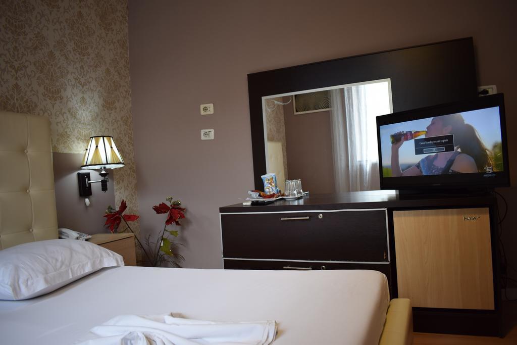Hotel Eagle Tirana Eksteriør billede